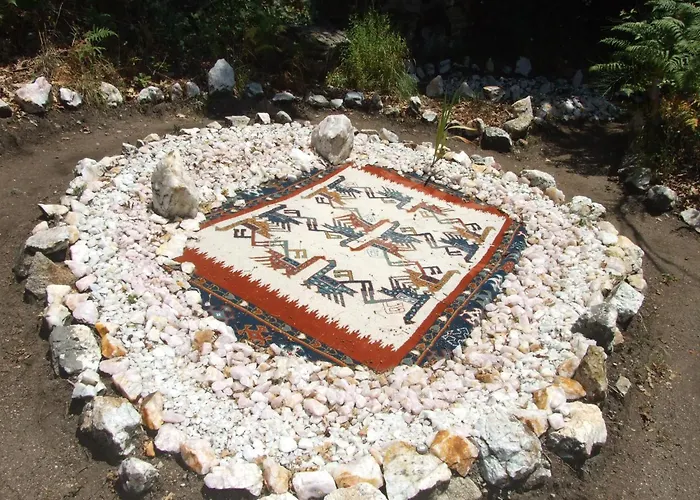 Tienda De Campana En Ecoaldea Vegana Espiral En Plena Naturaleza Con Comida Y Cena Incluida