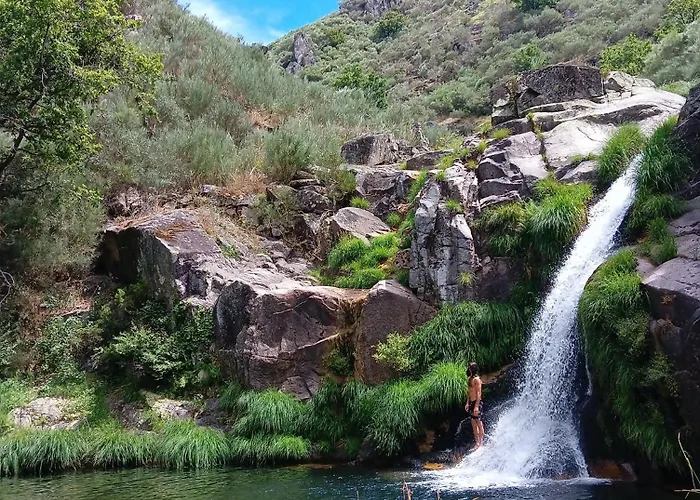 Роскошный шатер Tienda De Campana En Ecoaldea Vegana Espiral En Plena Naturaleza Con Comida Y Cena Incluida Passos (Braga)